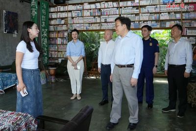 馮飛調研“五一”假期旅游市場及安全生產(chǎn)工作并慰問一線勞動者